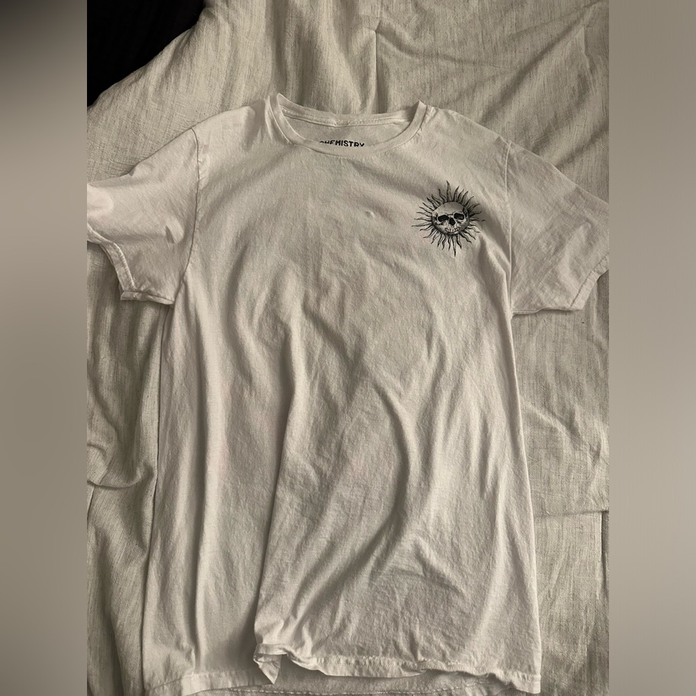 White graphic tee size medium